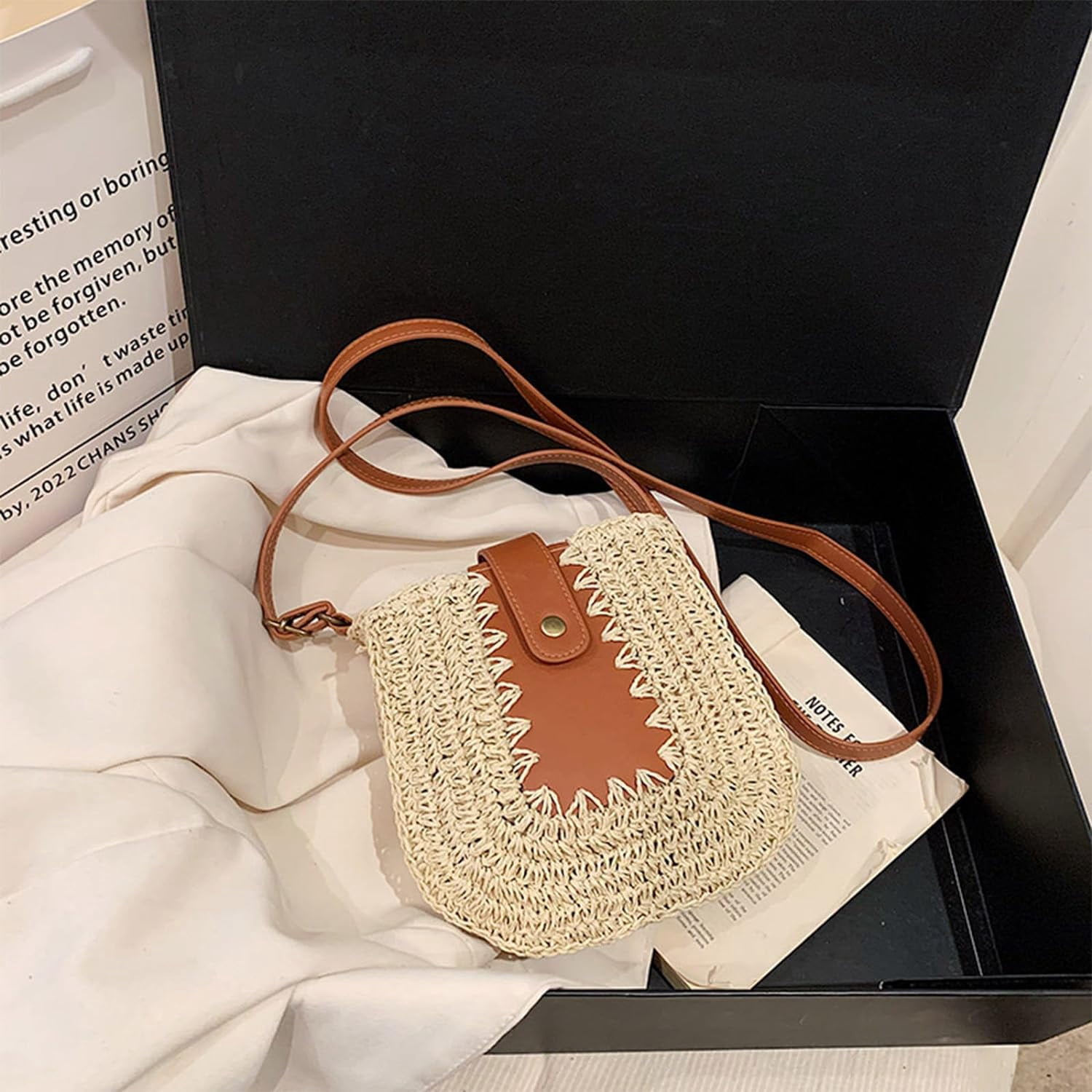 Straw Purses for Women, Summer Straw Crossbody Bag Purses Woven Straw Beach Bag for Vacation