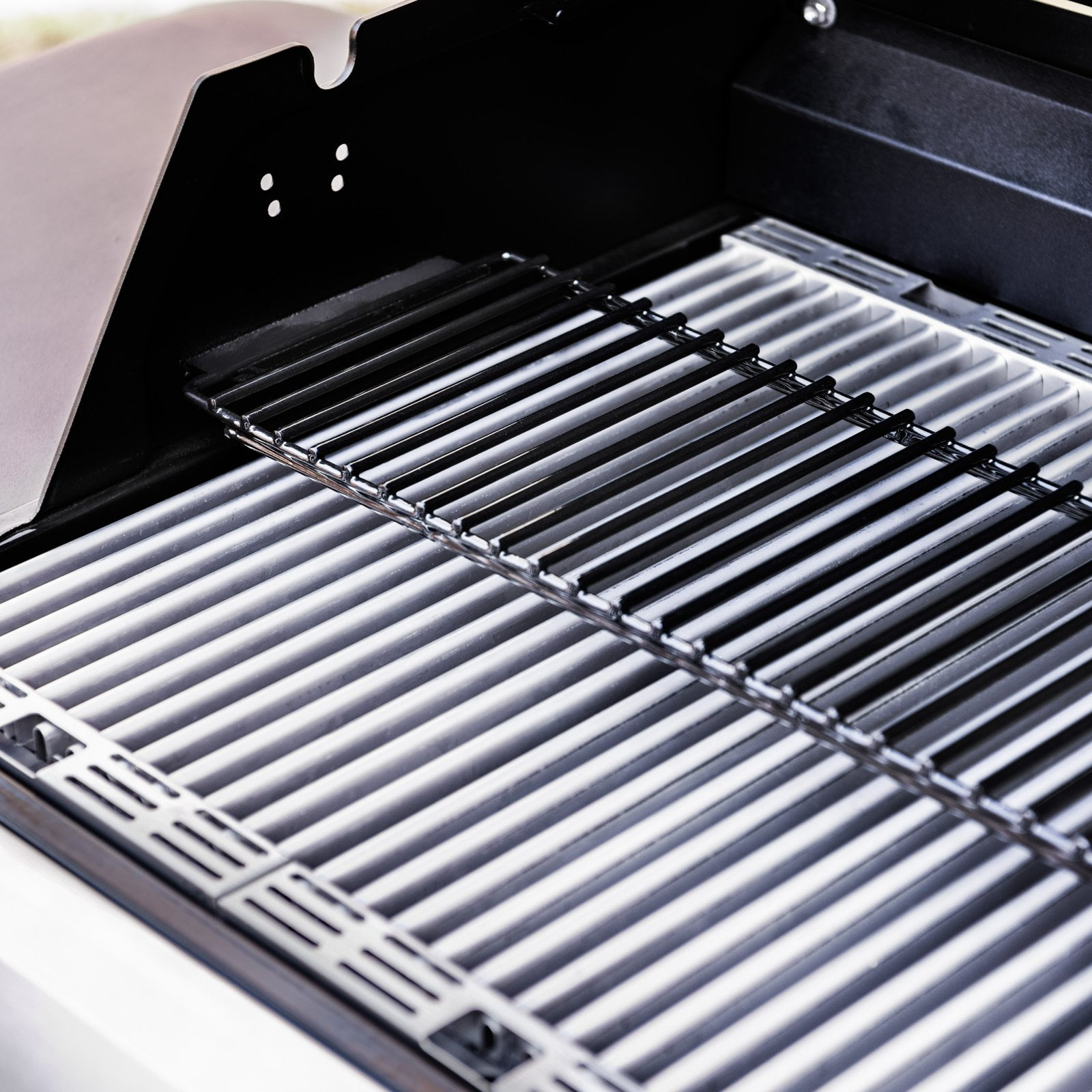 SABER® Deluxe Black 3-Burner Gas Grill
