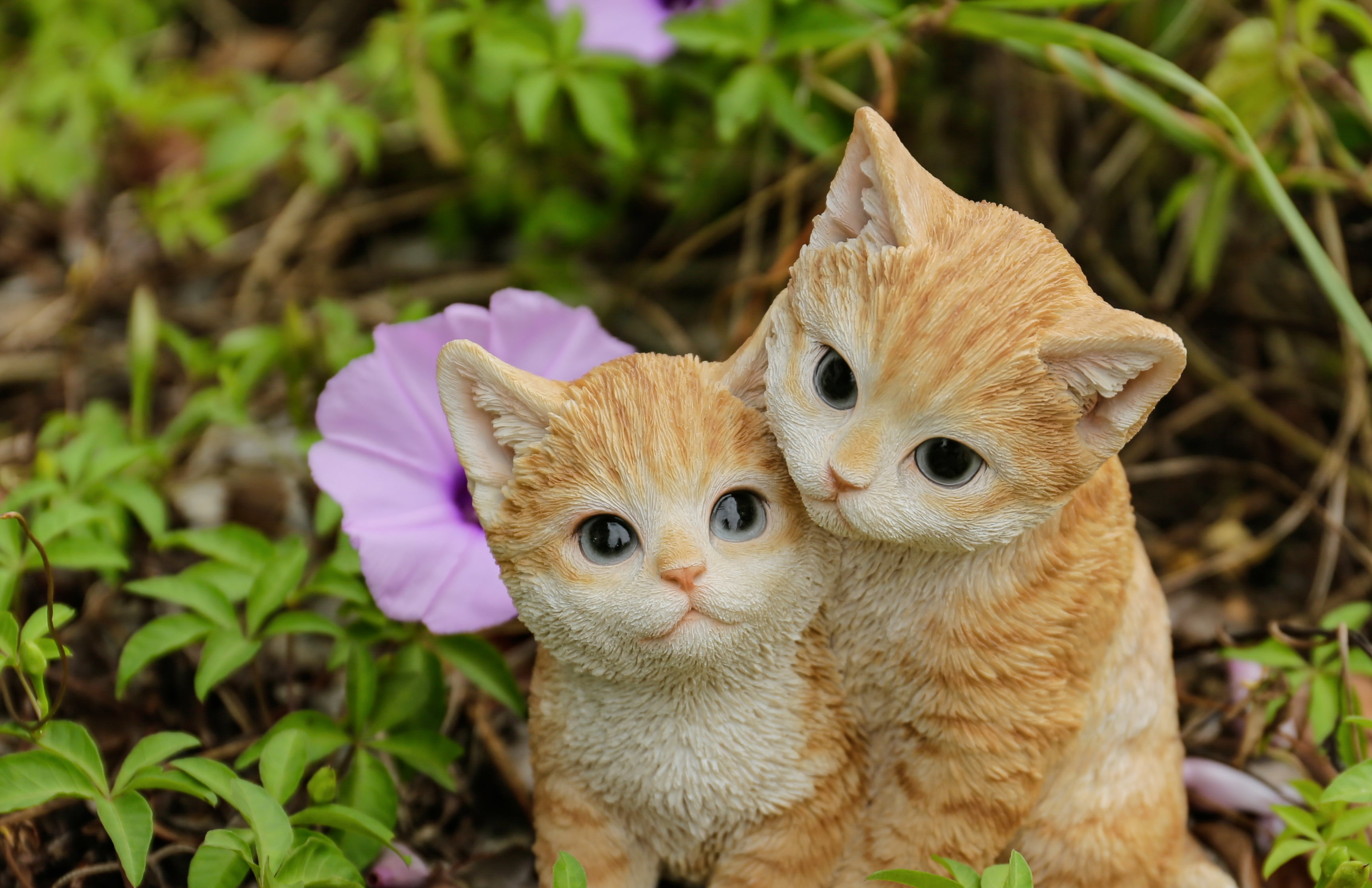 Hi-Line Gift 6” Animals Kittens Hugging Garden Statue, Cute Design