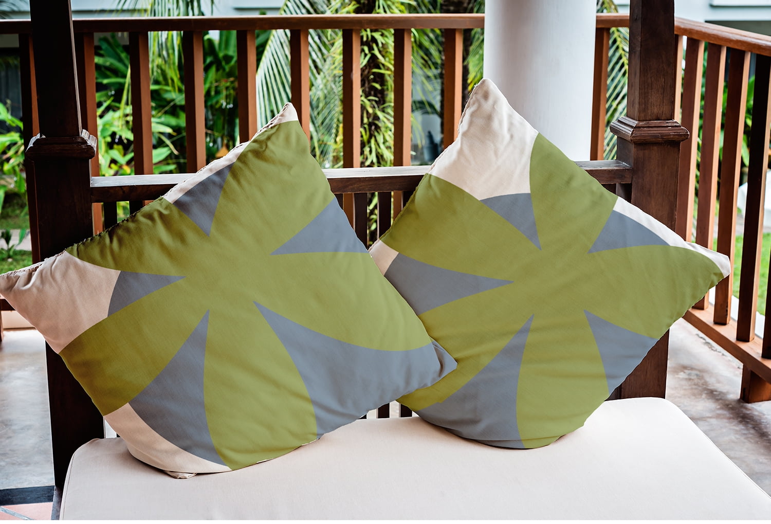 18" x 18" Simply Daisy Bold Flower Indoor/Outdoor Pillow, Apple Green Qty 1