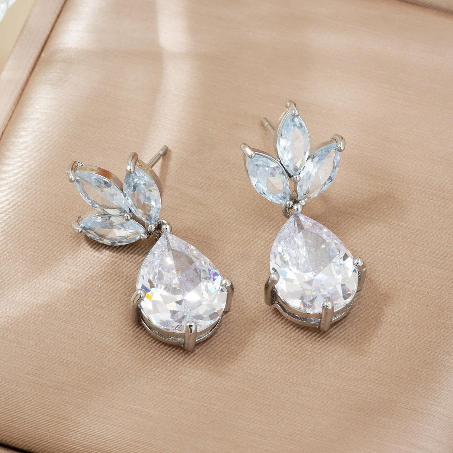 1pair Elegant Teardrop Brass Micro Pave Clear Cubic Zirconia Stud Earrings