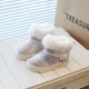 thumbnail image 4 of Botas de nieve para niños y mujeres, zapatos cálidos de algodón con forro polar, de cuero integrado, calzado para exteriores, novedad de invierno de 2023, 4 of 5
