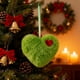 thumbnail image 5 of Colgante de bola verde en forma de corazón | Adorno de terciopelo verde bosque bohemio con bordado de hojas | Decoración colgante de 10 cm para espejos de coche y paquetes de regalo, 5 of 5