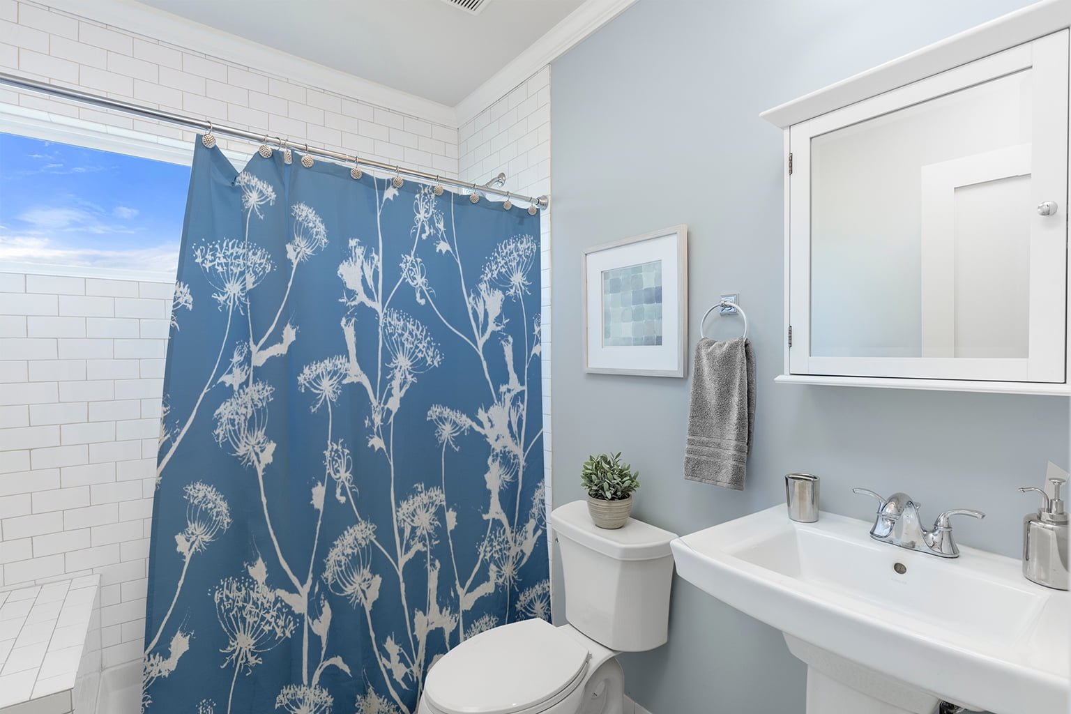 Simply Daisy 70" W x 73" L Windy Blossom Polyester Shower Curtain, Blue [1 Ct]
