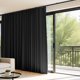 thumbnail image 2 of Cortinas divisorias de ambientes Hoeflife con riel flexible negro, 2 of 7