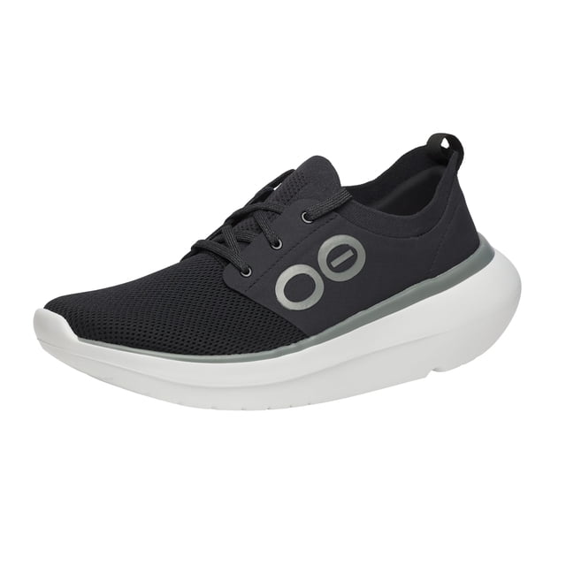 Zapato de recuperación OOFOS OOmy Stride blanco y negro para hombre, talla 12.5