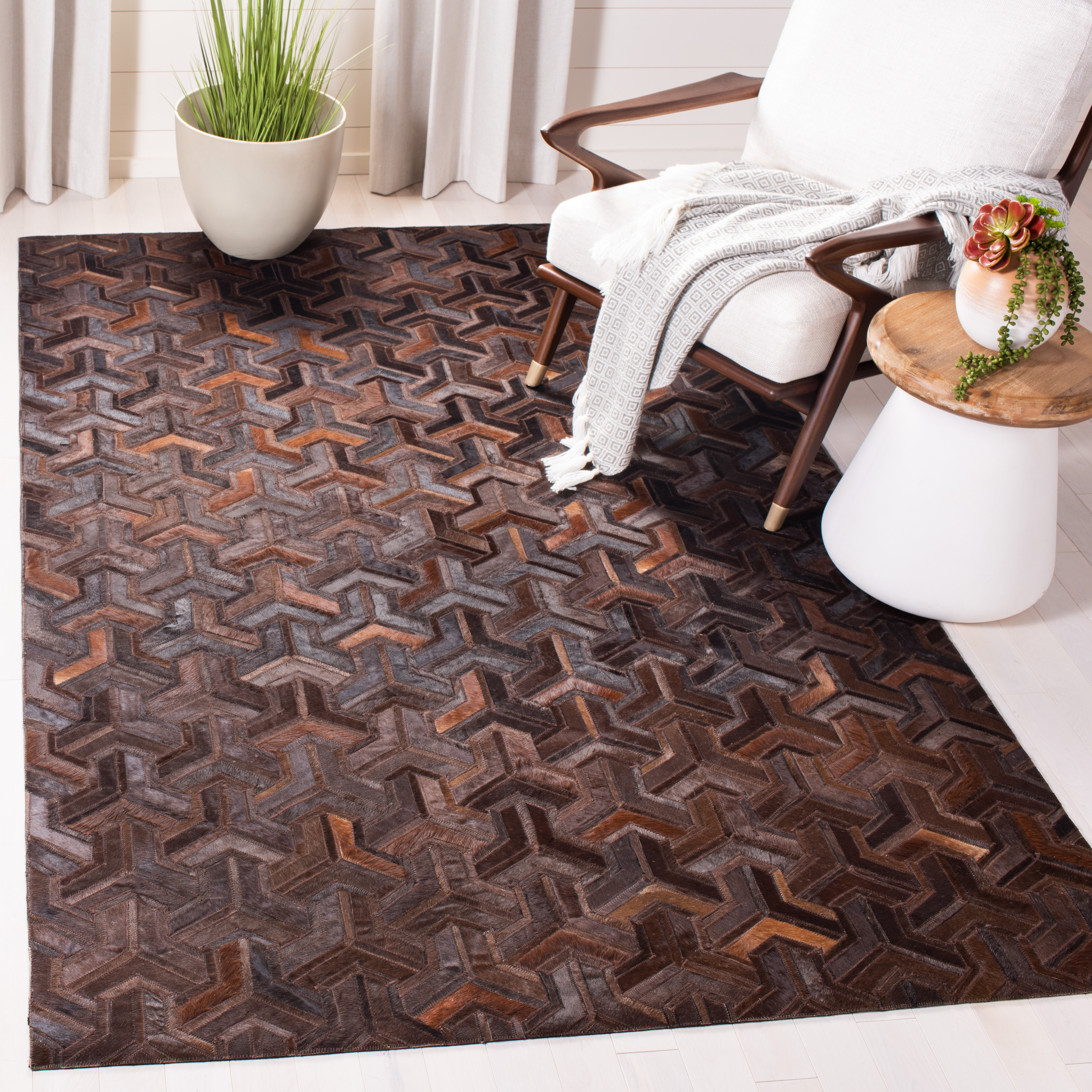 SAFAVIEH Studio Leather Kingsley Geometric Area Rug, Brown/Light Brown, 3' x 5'