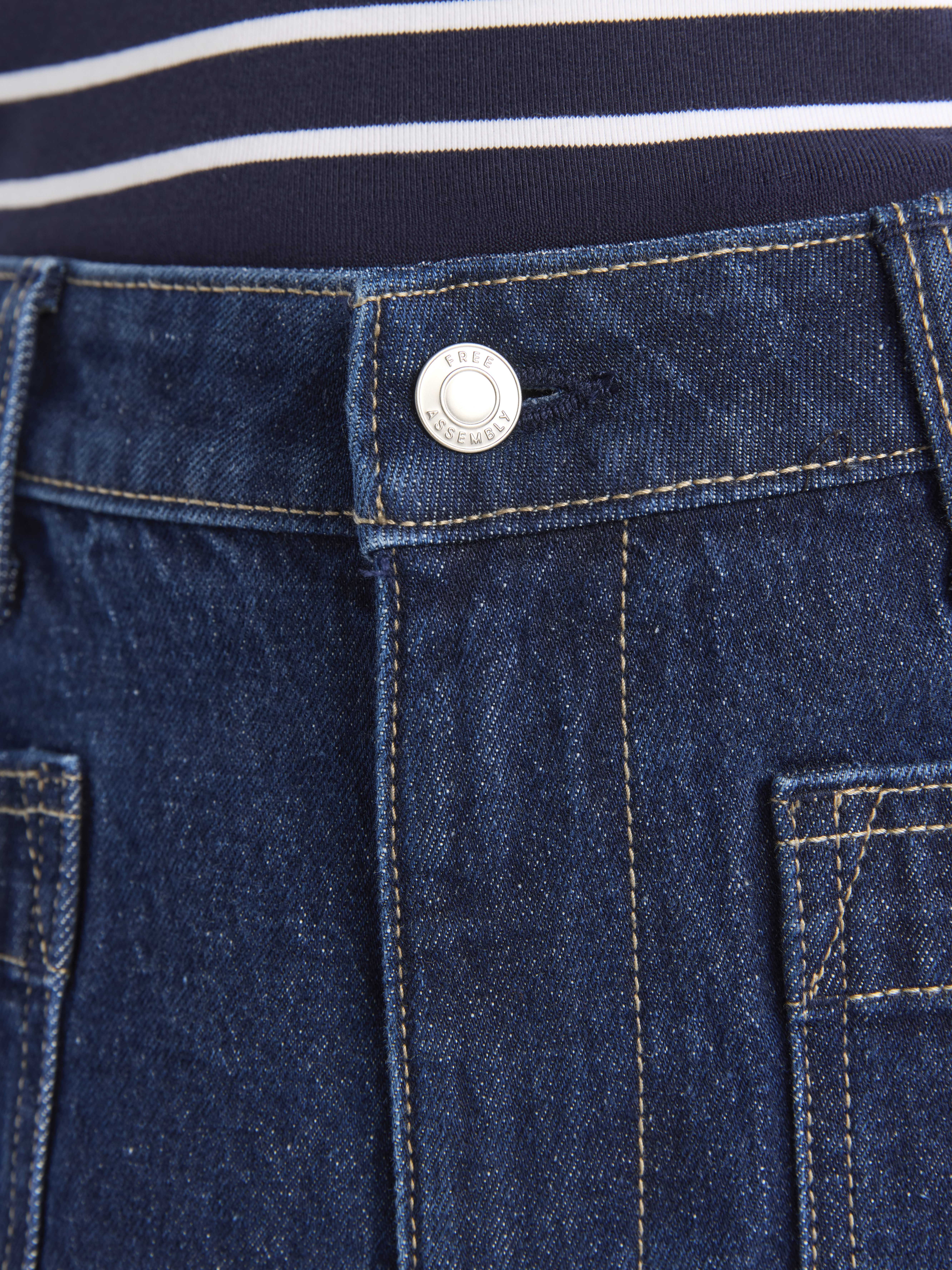 Free Assembly Women's and Women's Plus Wide Leg Jeans with Patch Pockets, 30", 32", and 34" Inseams, Sizes 0-26 Plus