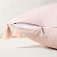 thumbnail image 4 of Dinheiro Juego de 2 lindas fundas de almohada decorativas con borlas hechas a mano, juego de fundas de cojín cuadradas sólidas de terciopelo suave color melocotón para sofá, dormitorio, coche, sala, 4 of 6