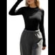thumbnail image 2 of Camisetas Básicas de Cuello Redondo y Larga para Mujer, Corte Ajustado, Ropa Informal para Salir y Hacer Ejercicio, Camisetas de Punto Acanalado. Negro M, 2 of 8