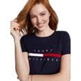 thumbnail image 3 of Camiseta Tommy Hilfiger para mujer, corte regular, logotipo bordado, 3 of 5