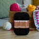 thumbnail image 4 of Funda de almohada tejida a mano con hilo de crochet en una bola de lana de terciopelo agradable y suave, 4 of 5