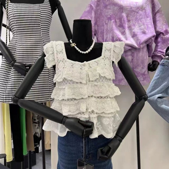Summer New Design Sense Square Collar Ruffled Knitted Vest Women‘s White Embroidery Care Machine Hollow Shirt