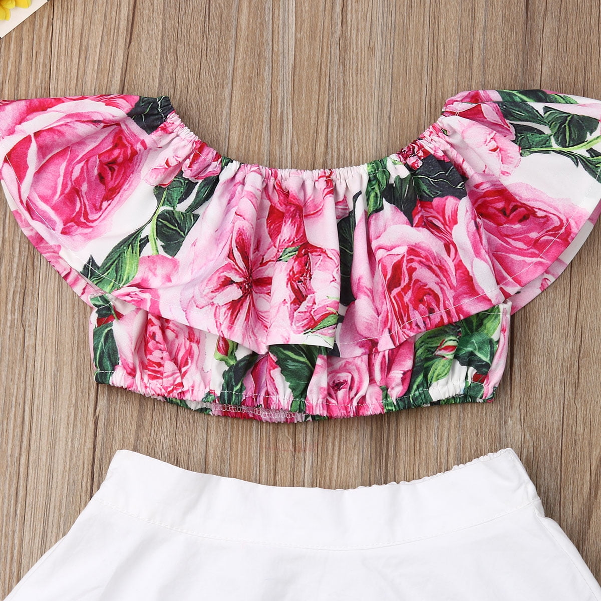 Ensemble Crop Top Et Mini Jupe EROPIA – Rouge Imprimé Floral – Manches Courtes – Taille Unique