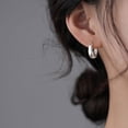 thumbnail image 4 of Pendientes de anillo liso, pendientes de aguja de plata, anillo para oreja femenina, uñas de hueso, pendientes de estilo frío a la moda, pendientes con hebilla para la oreja, verano, 4 of 6
