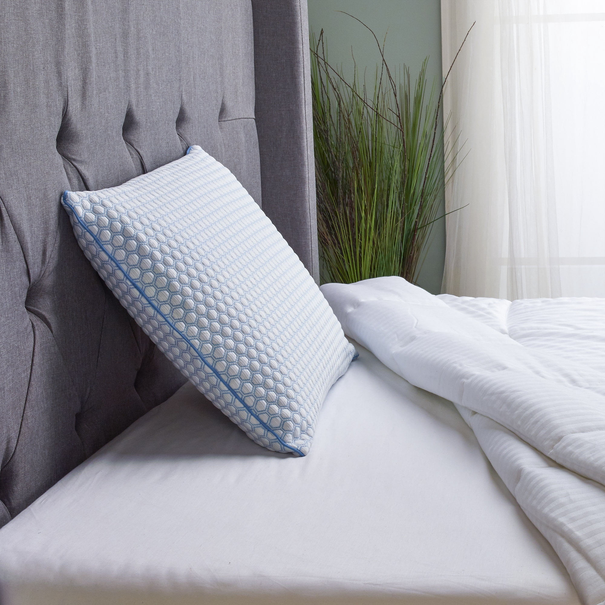TruCool Traditional Bed Pillow featuring Serene Foam, Standard/Queen