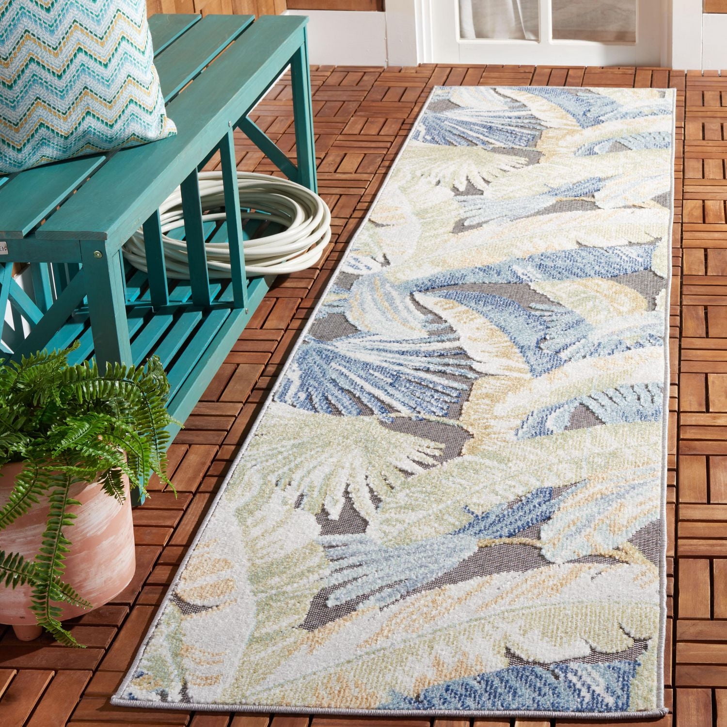 SAFAVIEH Sarasota Olivia Floral Indoor/Outdoor Area Rug