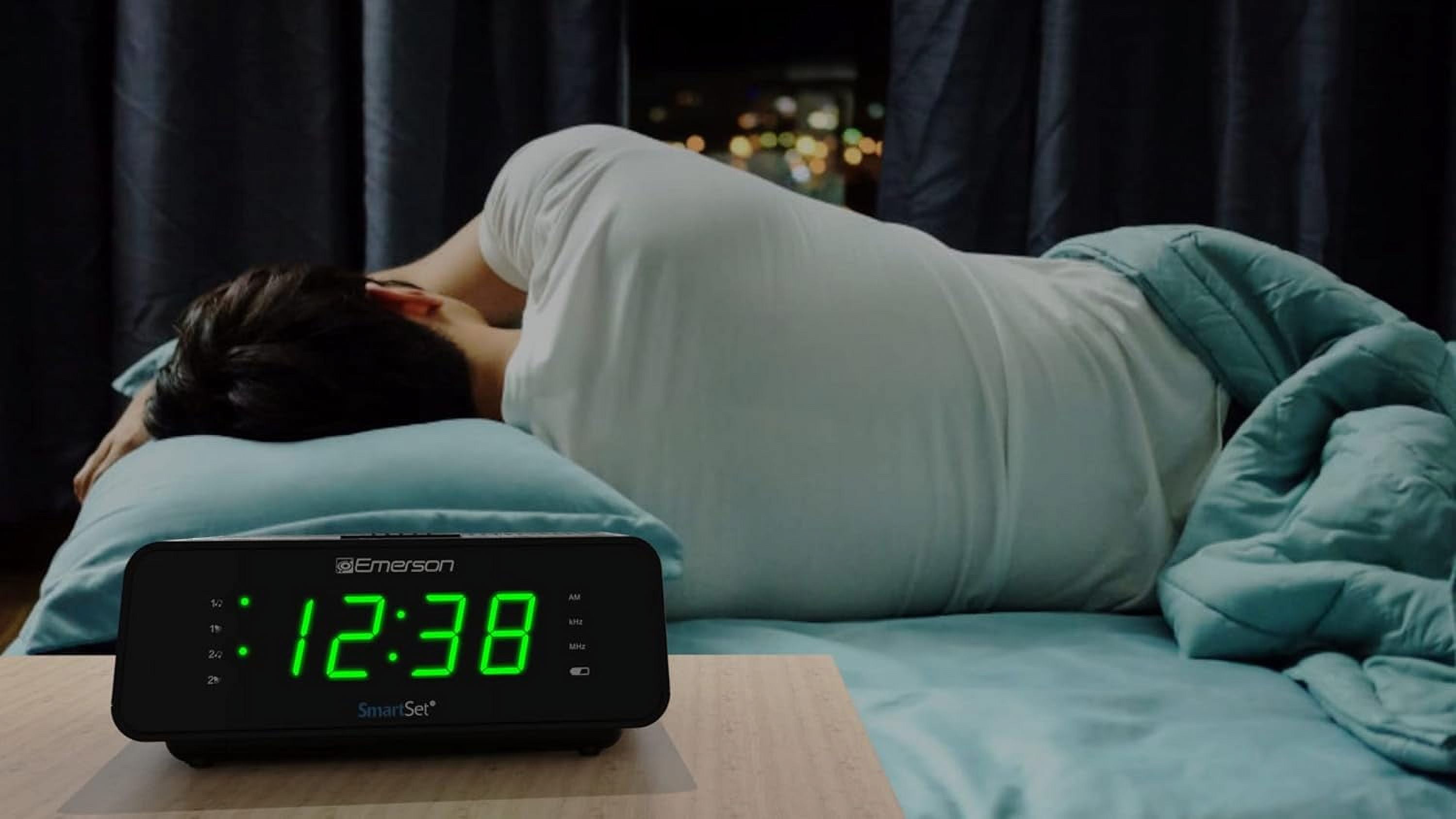 Emerson SmartSet AM/FM Dual Alarm Clock Radio, 0.9" Jade Green LED Display, CKS1900