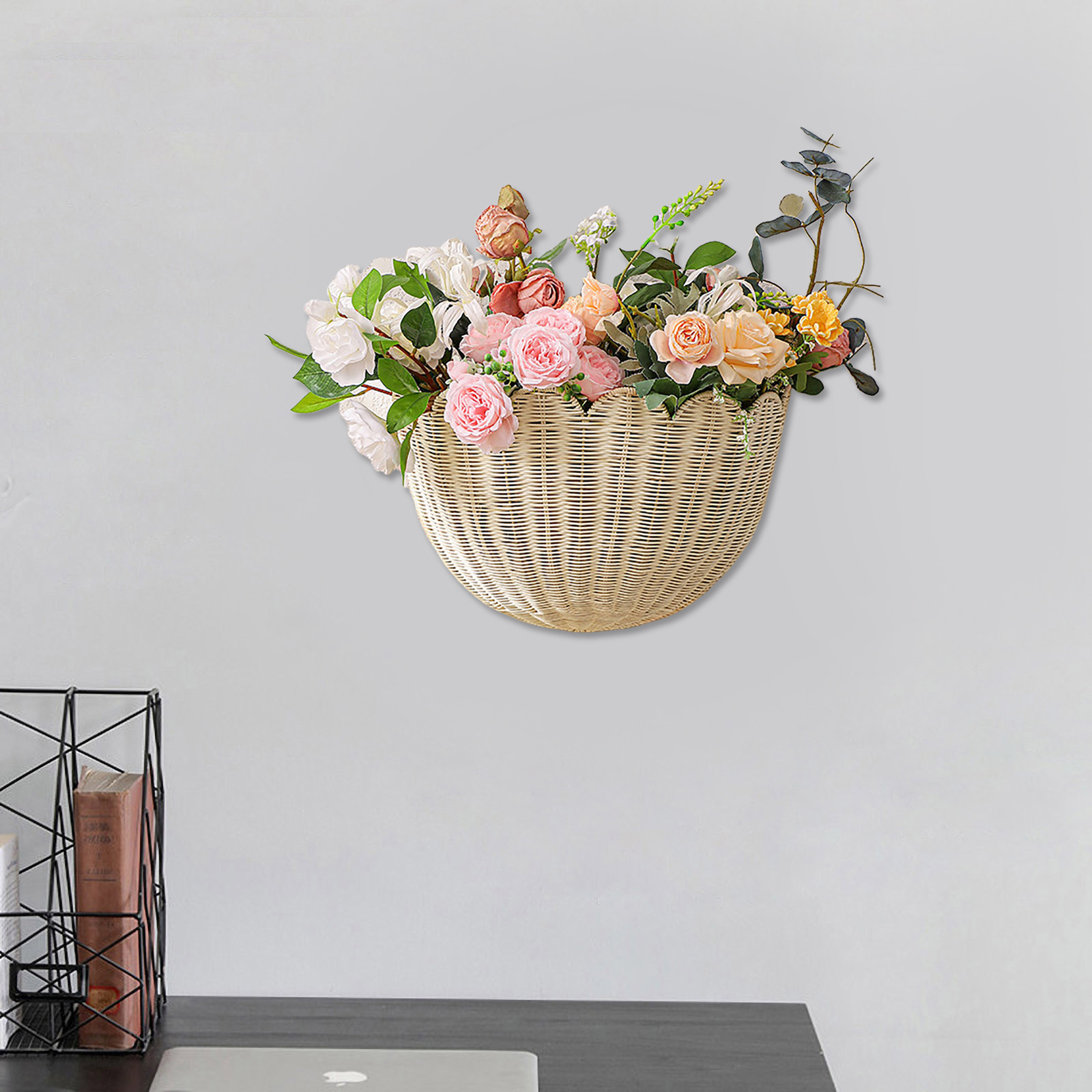 Scalloped Wall Basket,Hanging Hand Woven Wicker Wall Basket with Metal Frame & Hook, Scalloped Rattan Wall Storage & Decor for Home decoration