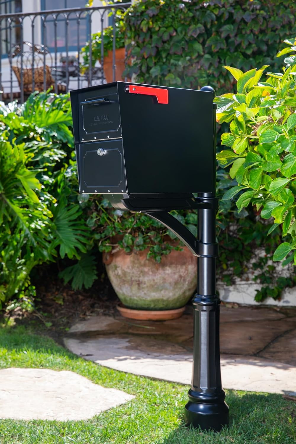 Architectural Mailboxes 6200B-10 Oasis Classic  Post Mount Locking Mailbox - Black