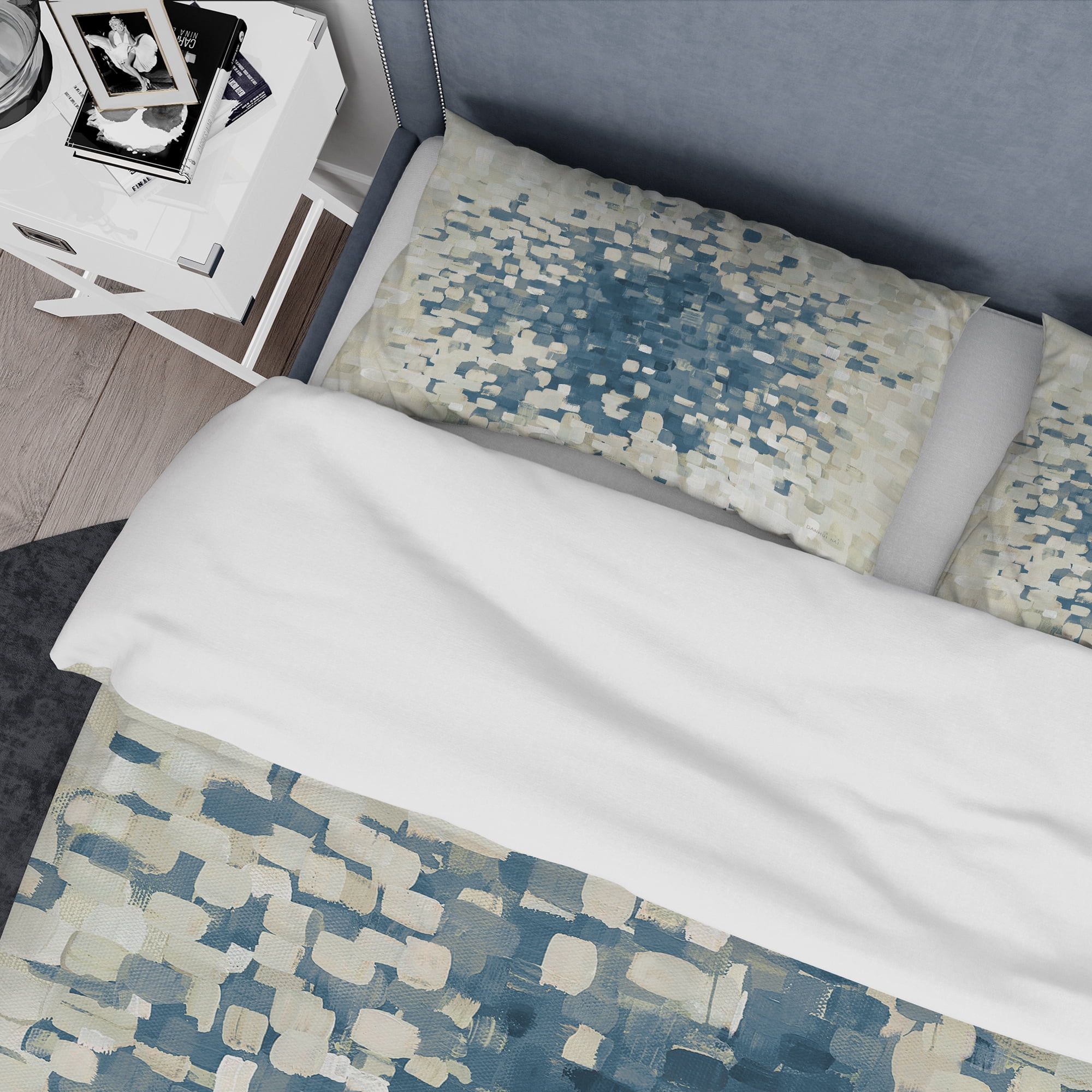 Designart 'Geometric Blue Spots' Geometric Duvet Cover Set