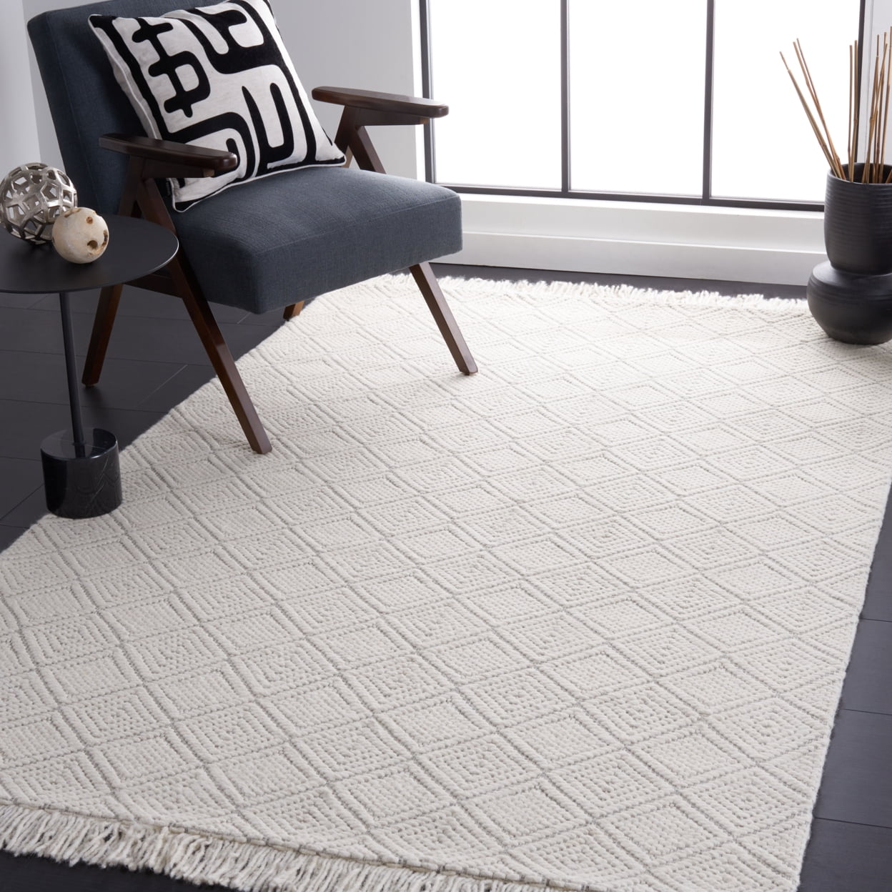 SAFAVIEH Marbella Johan Diamond Area Rug, Ivory, 8' x 10'