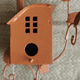 thumbnail image 2 of Casa para Pájaros de Metal con Poste, Comedero para Pájaros, Poste para Casa para Pájaros, Soporte para Exteriores, Patios, Parques, 2 of 5