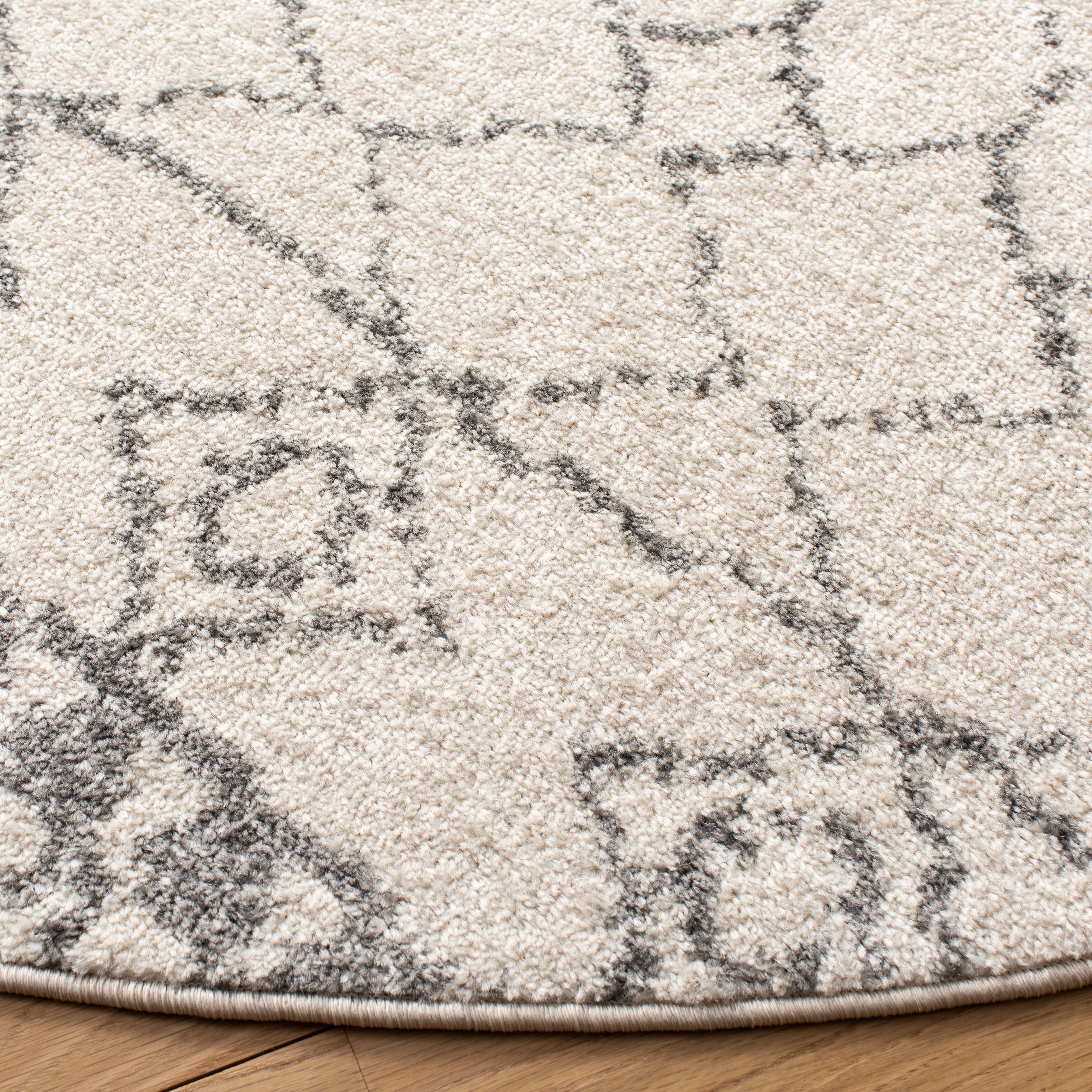 SAFAVIEH Tulum Coriander Oriental Area Rug, Ivory/Grey, 5' x 5' Round
