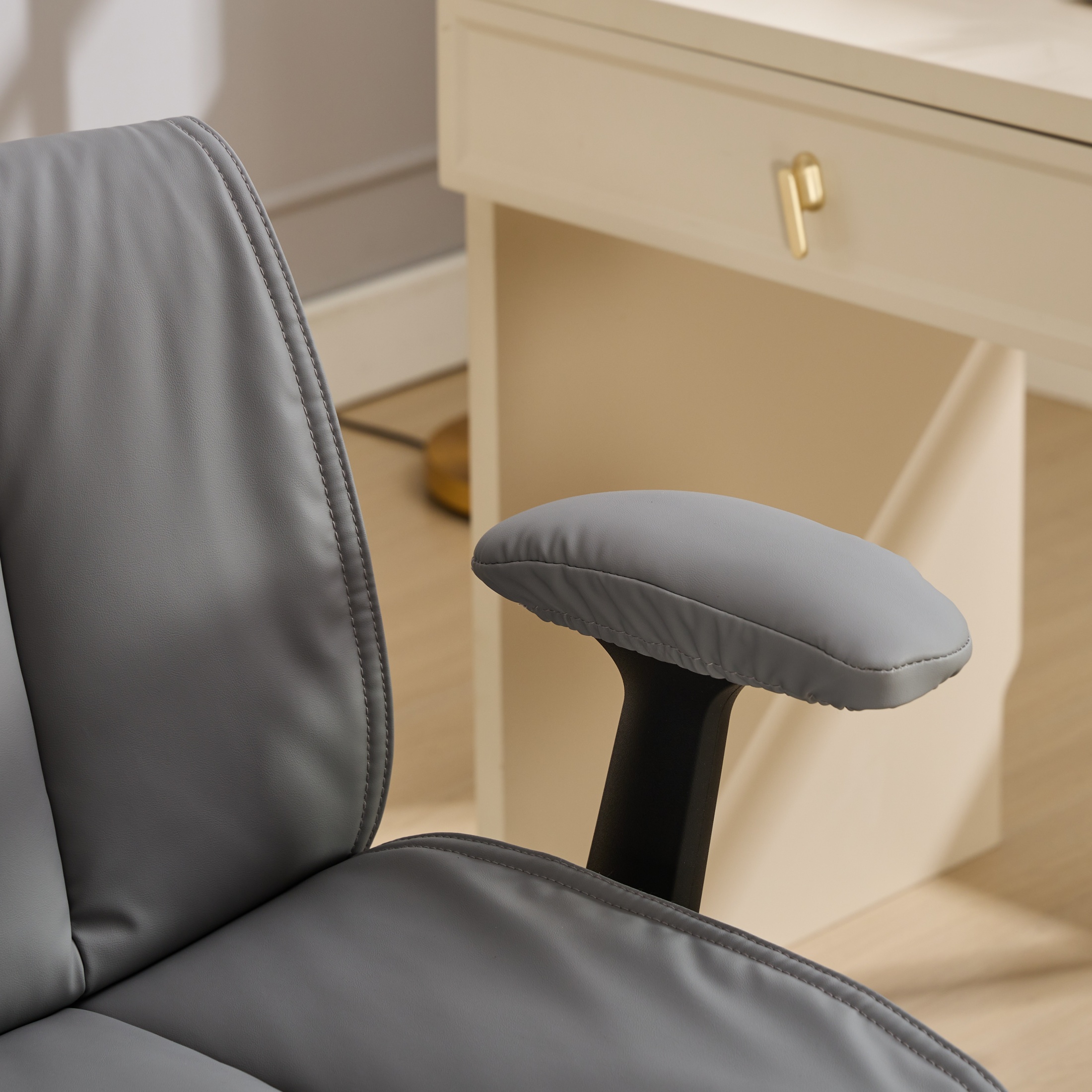 Cross Legged Chair with Flip-Up Armrests Leather, Cross Legged Office Chair on Wheels, Comfy Swivel Chair with Wide Seat for Home Office, Vanity,  Ergonomic Desk Chair Adjustable, Grey