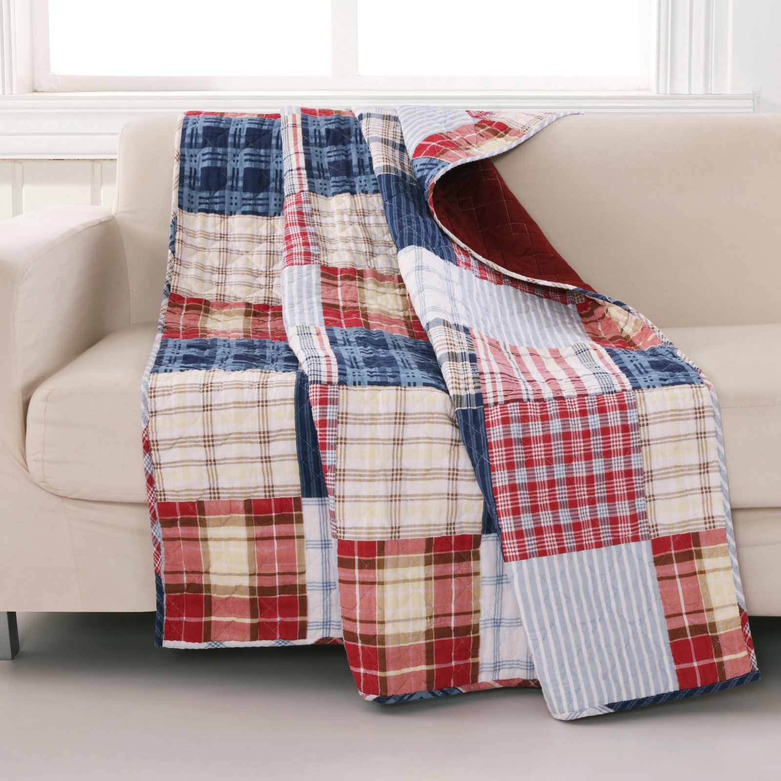 Barefoot Bungalow Hampton Throw