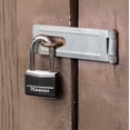 thumbnail image 2 of Padlock Master Lock 141TLF, aluminio con revestimiento de vinilo negro, paquete de 2, 2 of 5