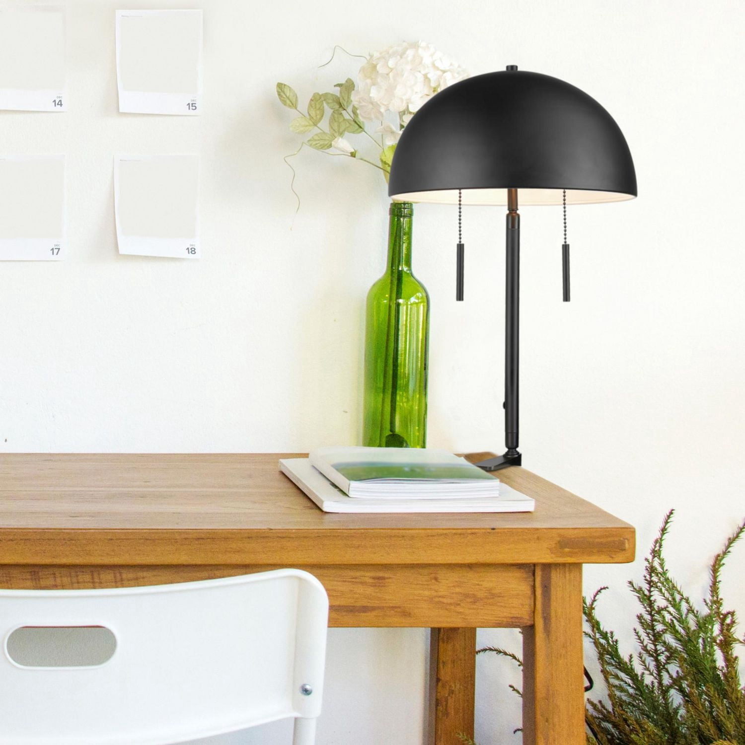 Lampe de bureau en métal de 18 po à pince de fixation et à deux ampoules Luna par Globe Electric, noir mat, abat-jour champignon, double interrupteur à chainette, 52883