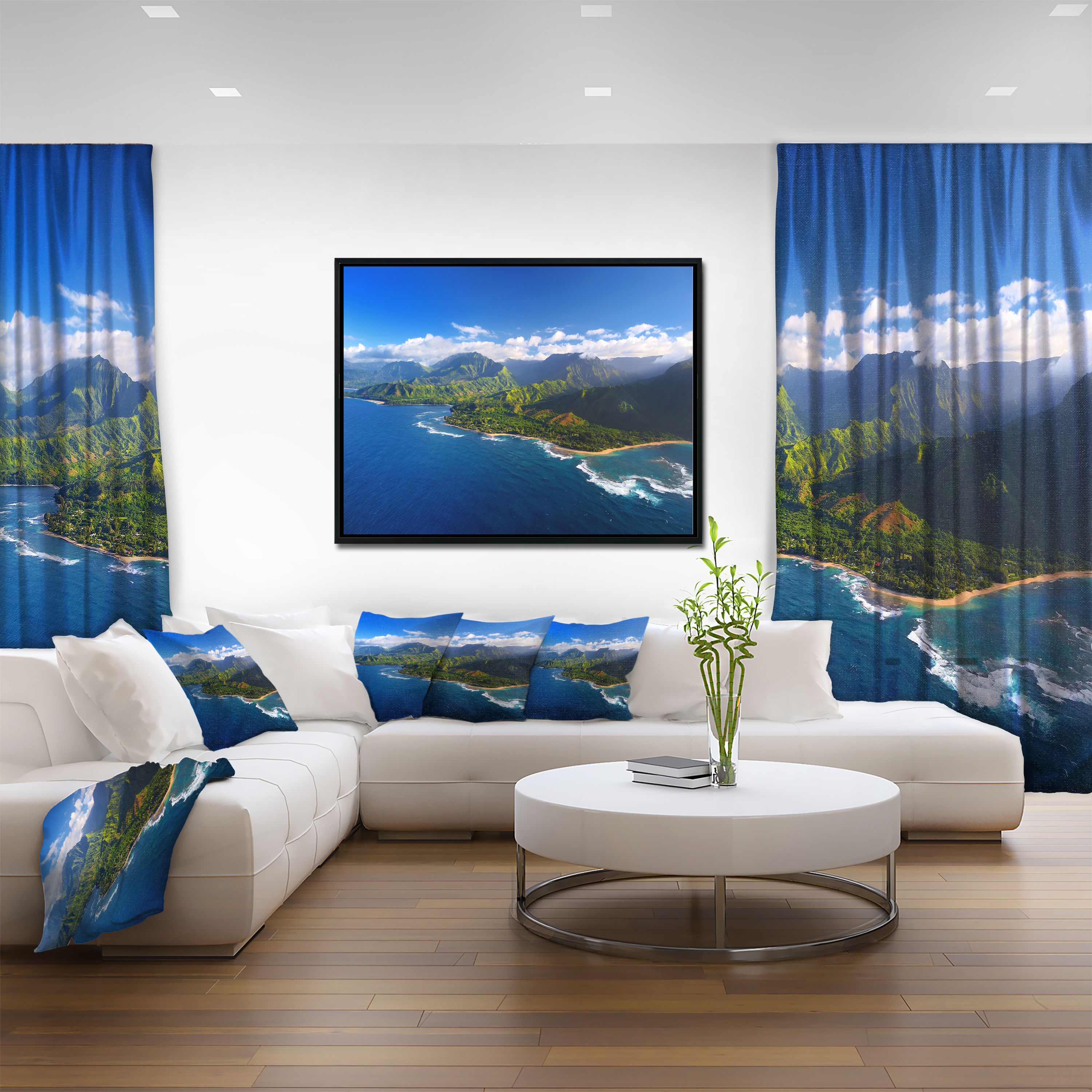 Designart ' Na Pali Coast Wide View ' Beach Photography Framed Canvas Print