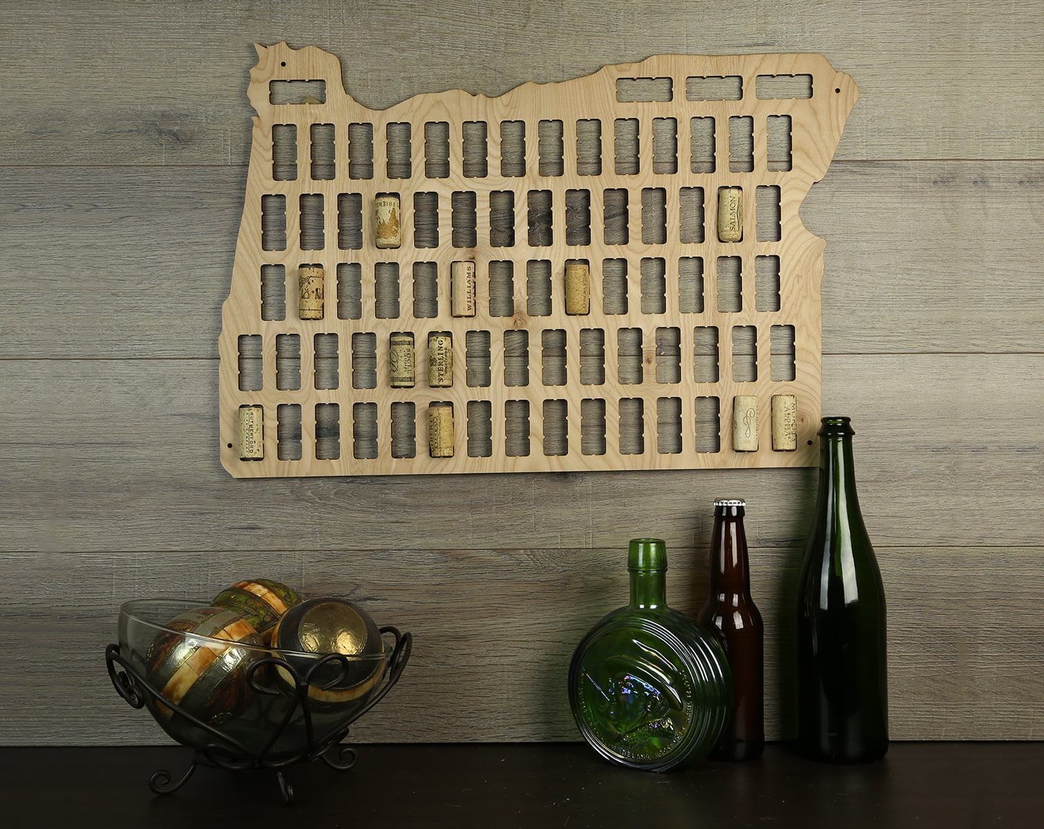 Decor Accessory or a Unique Gift for Wine Enthusiasts Bar USA Map Shaped Vino Cork Storage Holders Decorative Handmade Metal Wine Cork Holder Easy Wall Hanging and Table Display for the Home 