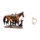 thumbnail image 1 of Elegante escultura de resina de un caballo y una pareja. Figura artística decorativa para el hogar, la oficina o el escritorio. Ideal como regalo de a, 1 of 8