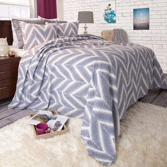 Lavish Home Oriana 3 Piece Quilt Set - King