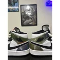thumbnail image 3 of Size 9.5 - A i r-Jor-dan 1 SE Mid Heat Reactive - Color Change, 3 of 6