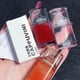 thumbnail image 4 of Brillo de labios Ice Mountain, aceite de labios de miel negra, esmalte de labios de gelatina de cristal, hidratante, transparente, resistente al agua, cosméticos de maquillaje, 4 of 5