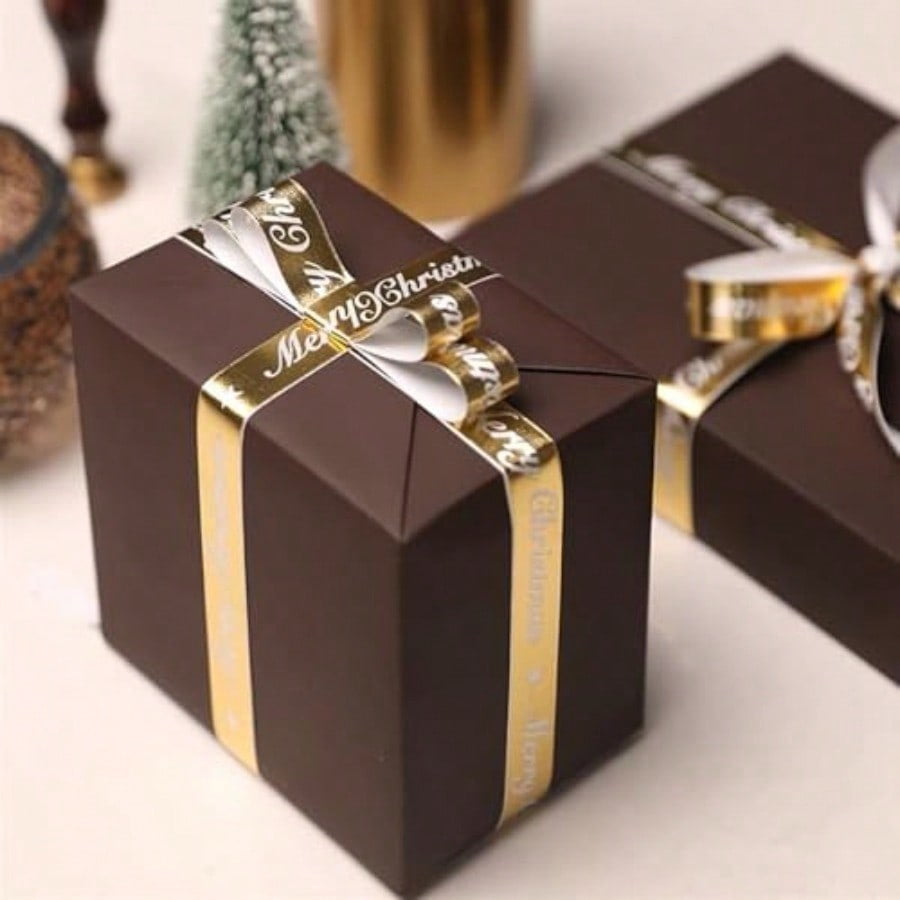 36 x 2520 210' Rich Chocolate Brown Wrapping Paper Art Kraft Paper for Bouquet Flower Crafts Packing Ideal for Birthday Poster Bulletin Board Floor Covering and Table Runner
