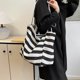 thumbnail image 4 of Bolso de hombro para mujer | Bolso casual de poliéster de moda, bolsa bandolera, correa ajustable | Azul oscuro o negro, 34x31x18cm, ligero, versátil para el día a día, 4 of 6