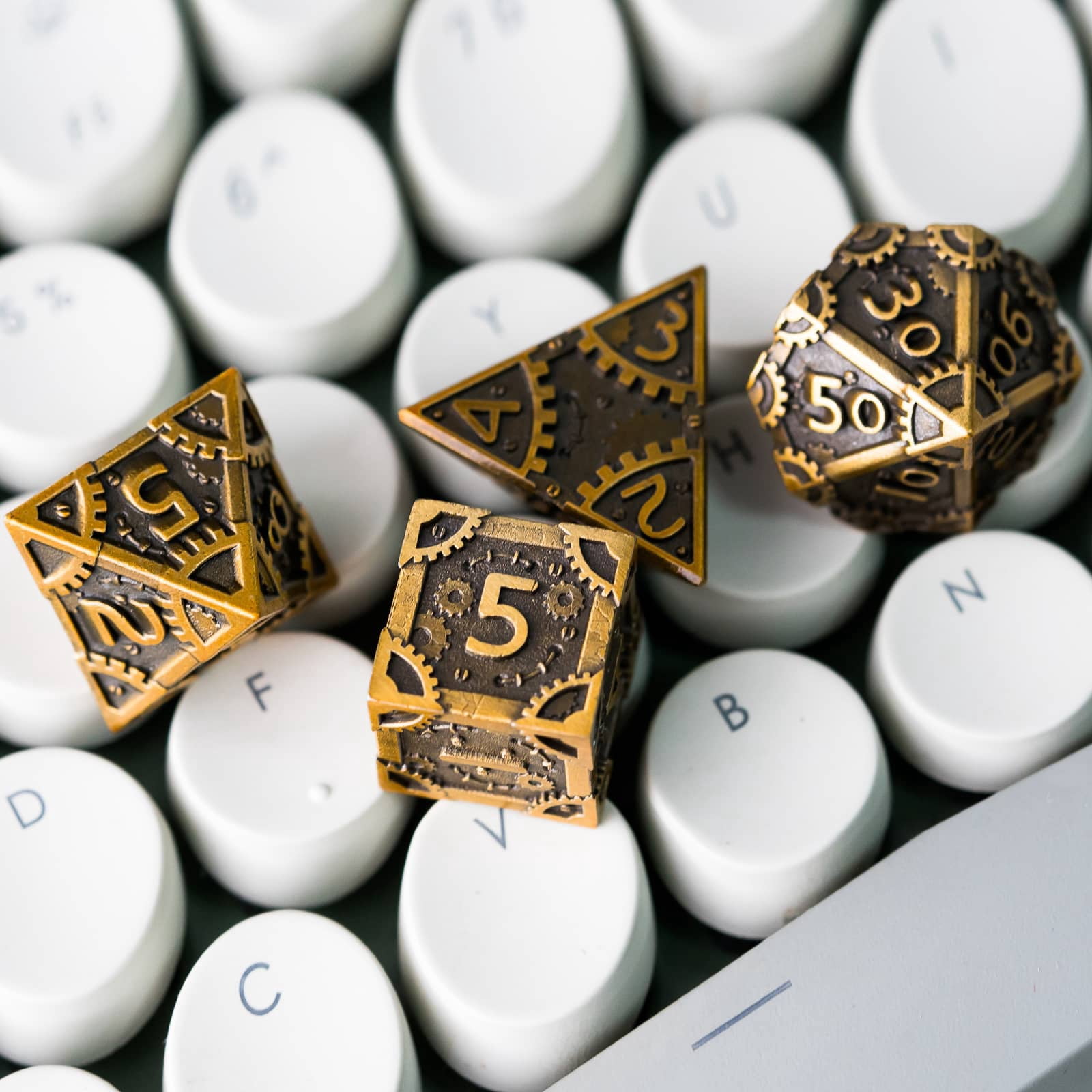 Cusdie 7 PCS/SET DND Metal Dice, Steampunk Polyhedral D&D Dice Set, Metal Dice Set for Role Playing Game D&D Dice MTG Pathfinder