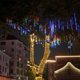 thumbnail image 4 of Juego de 1/2/3/4 luces de cadena con forma de lluvia de meteoritos, guirnaldas de hadas para la calle, decoraciones para árboles de Navidad para exteriores, luces de jardín para Año Nuevo, 4 of 5