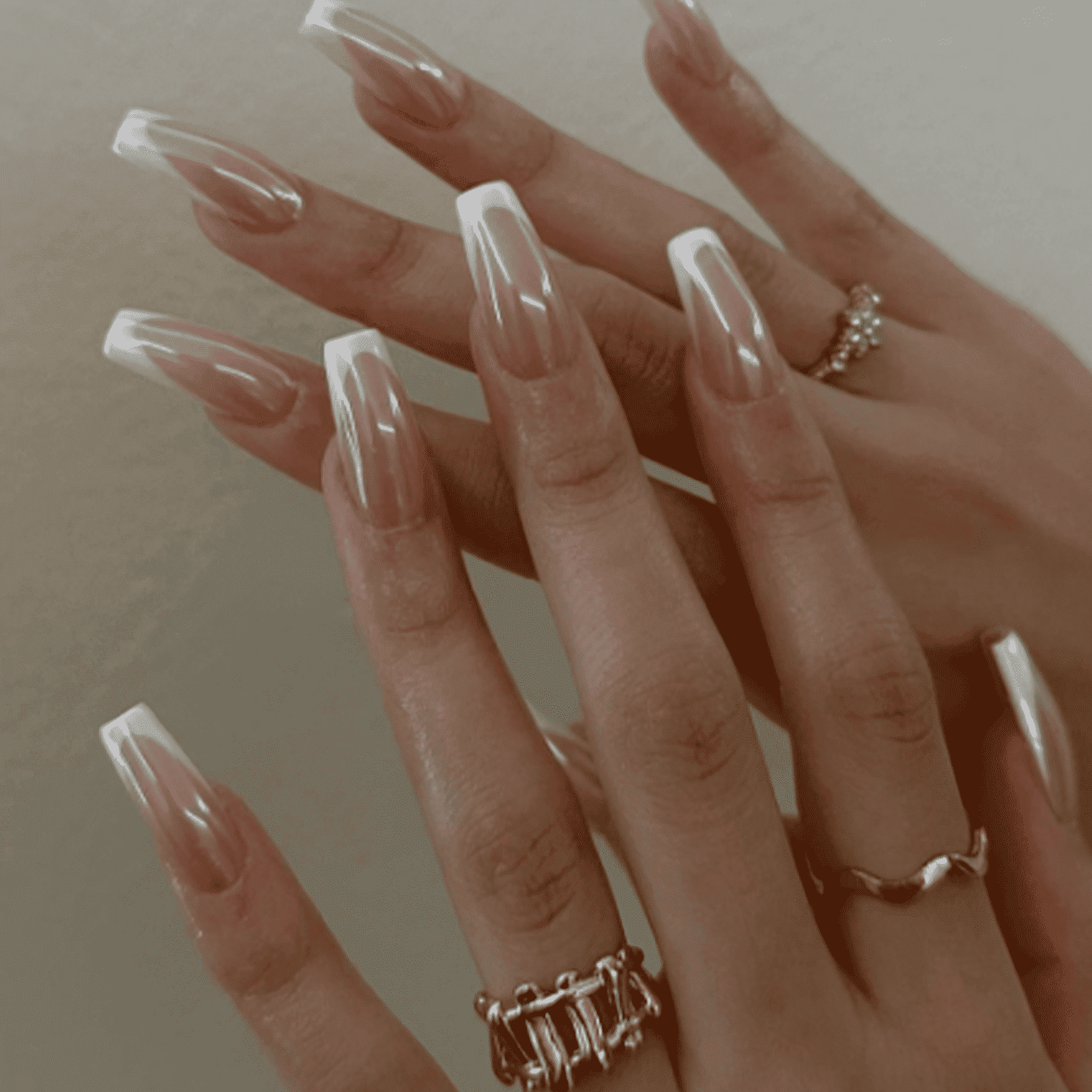 RAGUPEL 2026 New French Tip Press on Nails Short Almond Shape Short Nail Tips Safe Abs Press on Nails Short Almond for Party Wedding Office Style4