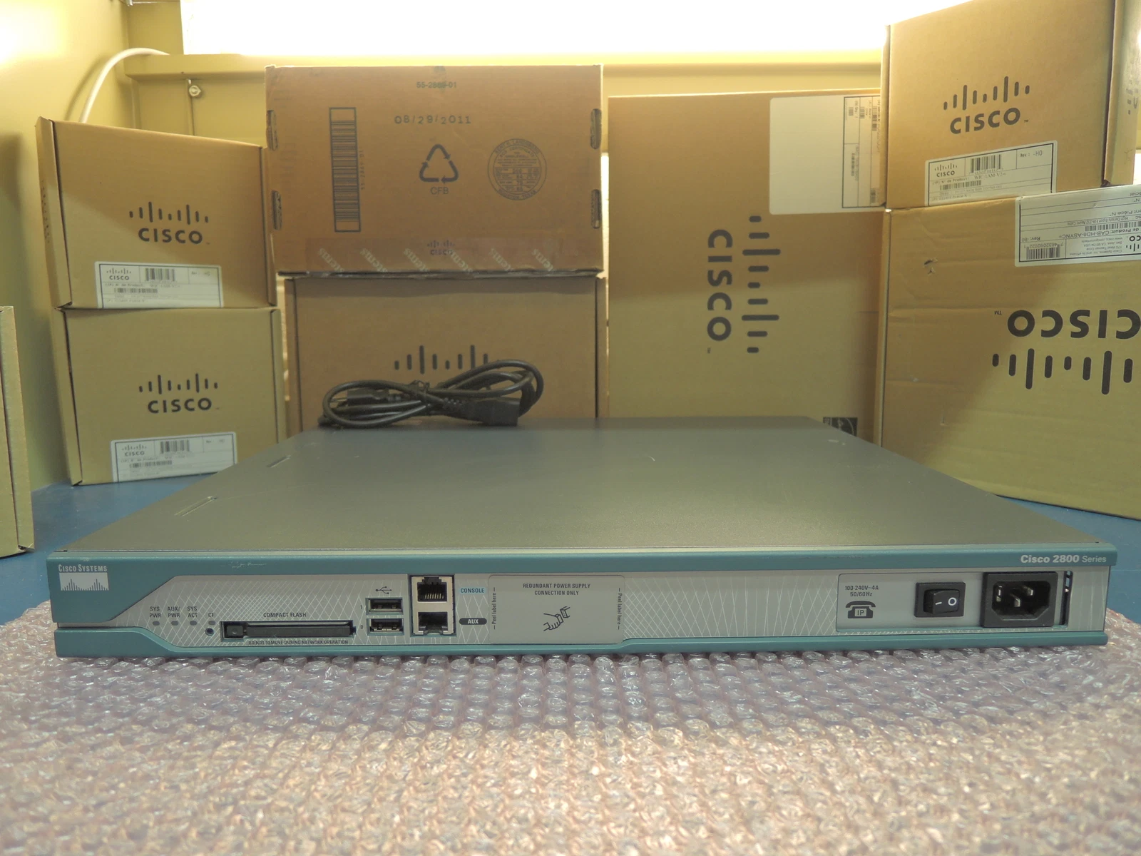 USED CISCO2811-SEC/K9 with IN LINE power supply