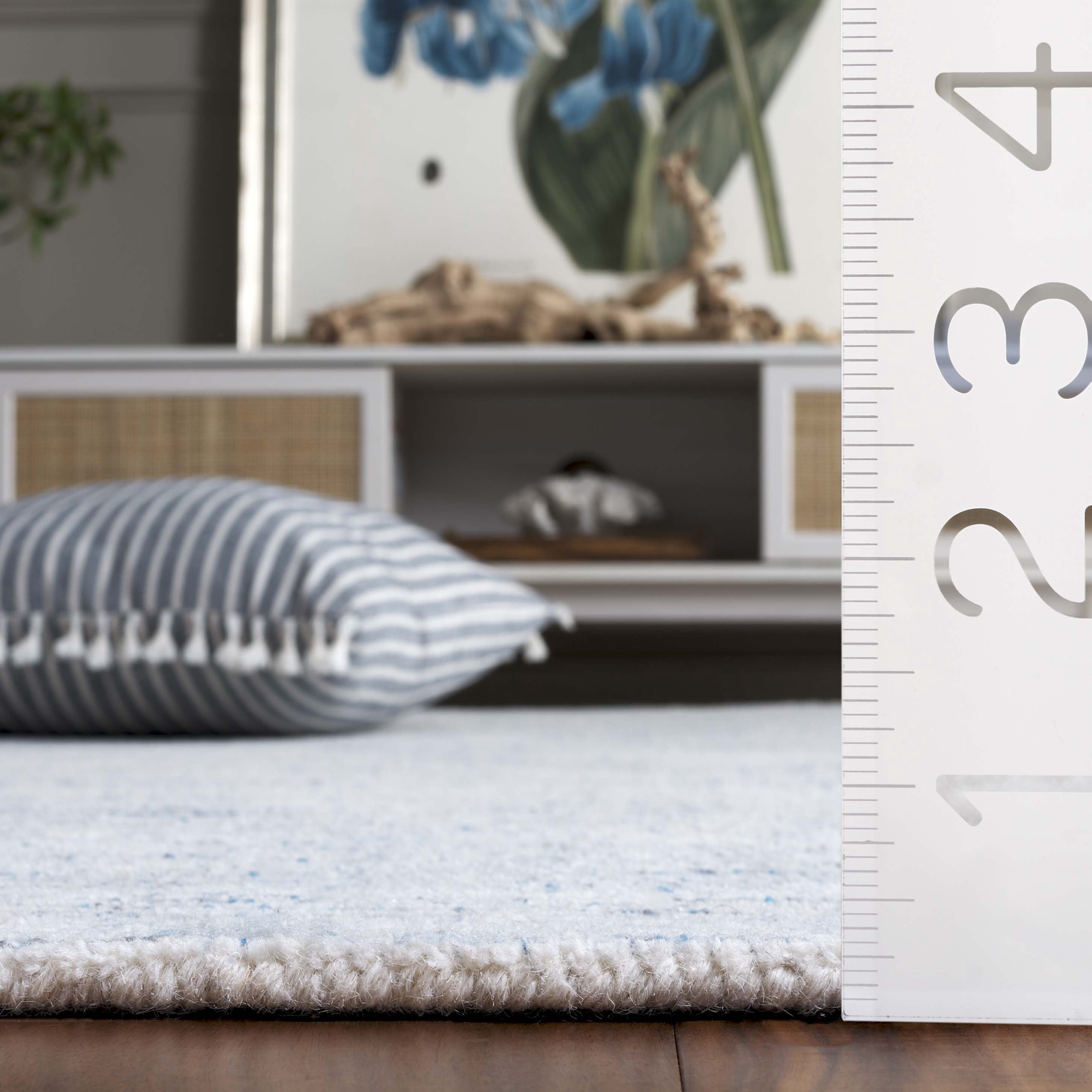 SAFAVIEH Abstract Rumen Solid Color Area Rug, Blue/Gray, 6' x 6' Square