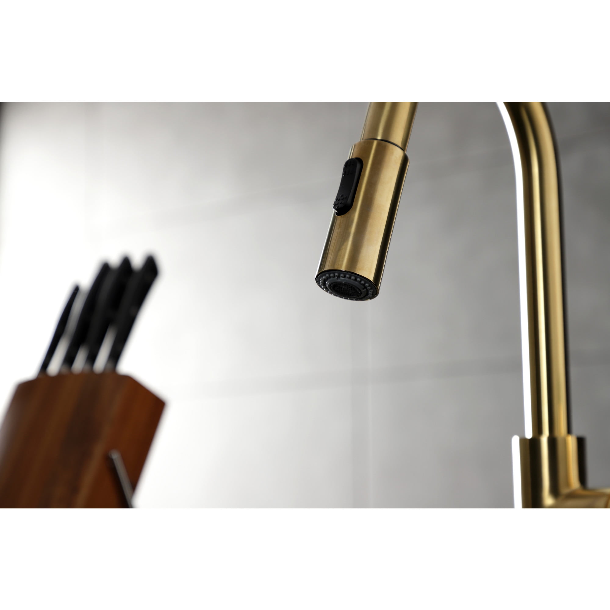 Gourmetier LS8783CTL Continental Single-Handle Pull-Down Kitchen Faucet, Brushed Brass