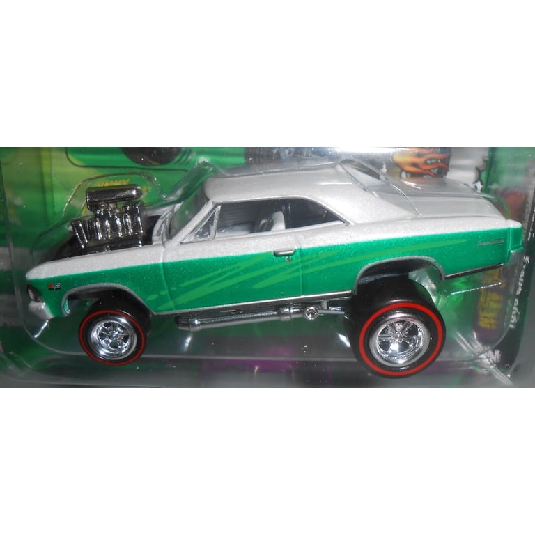 Johnny Lightning 1966 Chevy Chevelle White/Green Zingers! Street