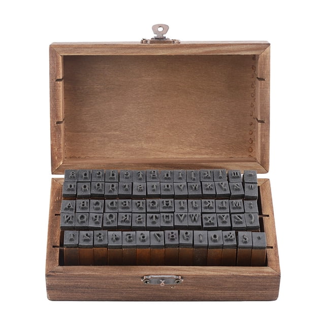 70 sellos de goma con letras del alfabeto de madera vintage en caja de madera pequeña