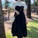 thumbnail image 3 of Vestido elegante con cuello de muñeca y mangas cortas abombadas, vestido ajustado en blanco y negro dulce para mujer, para cena, fecha y vacaciones, 3 of 8