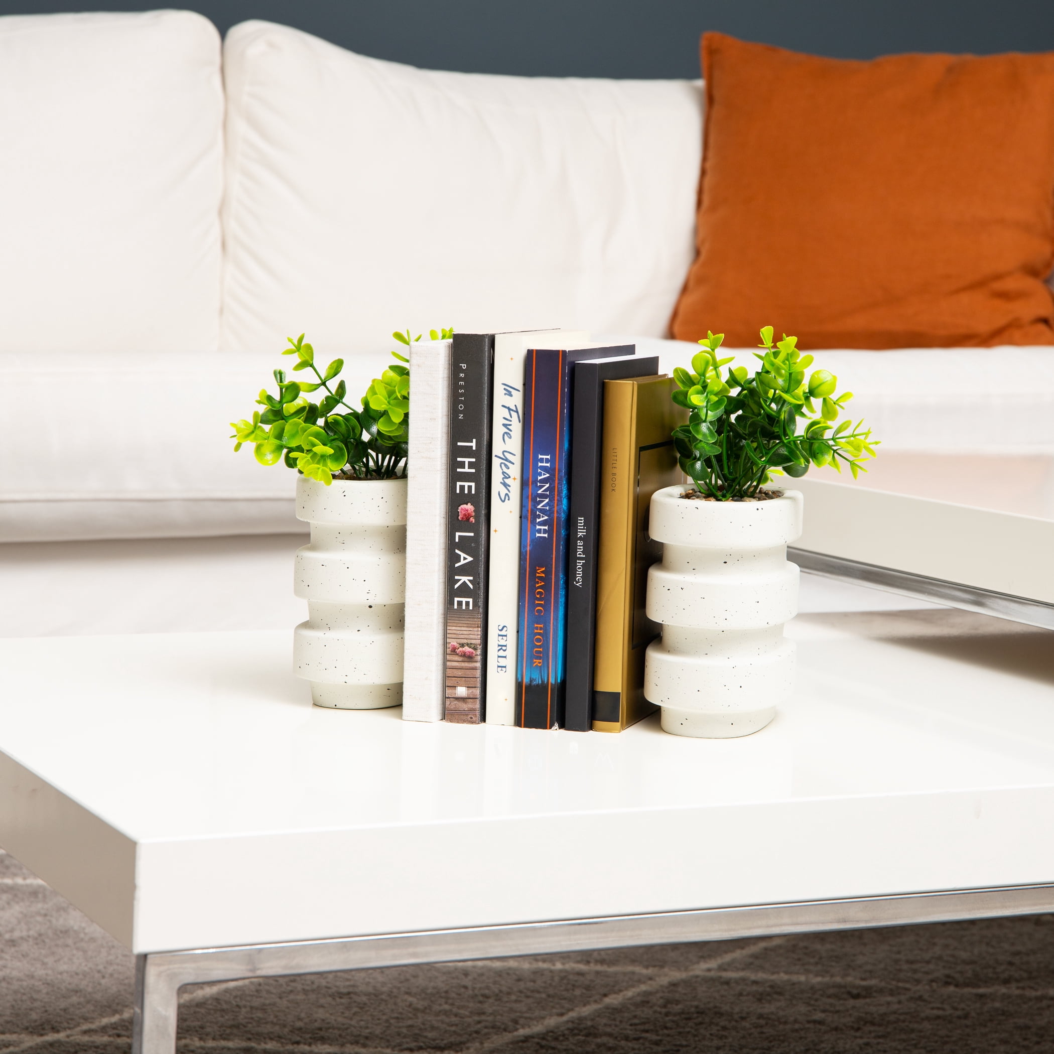 Mind Reader Ribbed Cement Planter Bookends, Faux Greenery for Shelves and Desk Decor, Set of 2, White